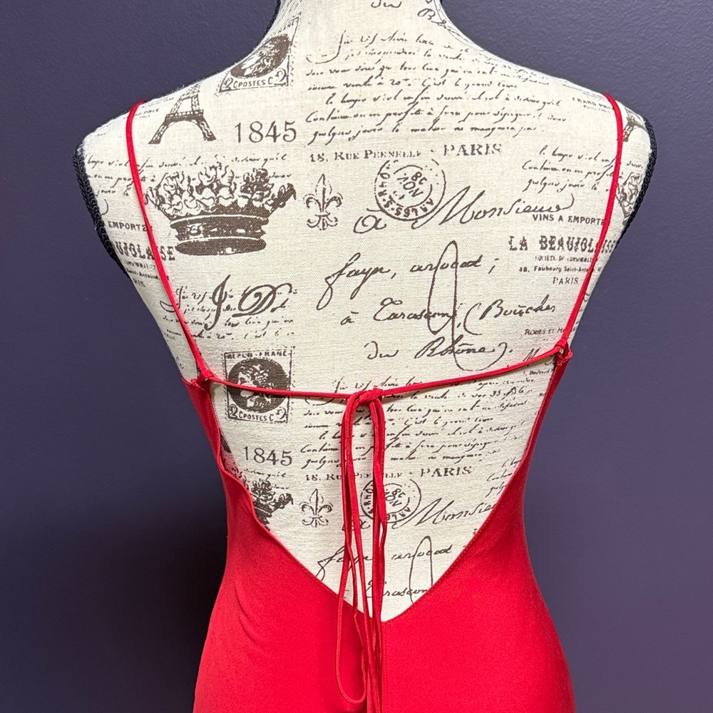 Silk backless Red Dress - Picture 3 of 17